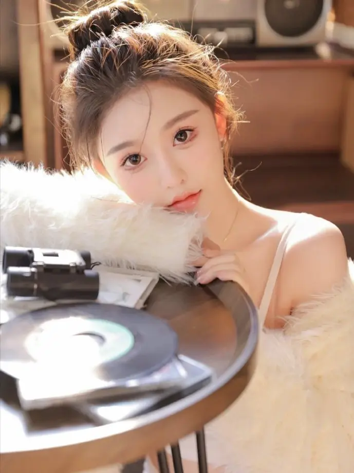 监狱兔角色对比图